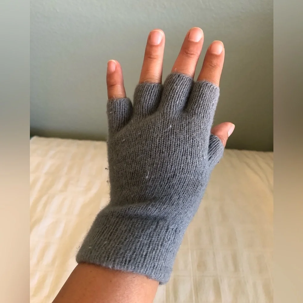 vtg unbranded gray wool fingerless gloves best fits youth or small in women